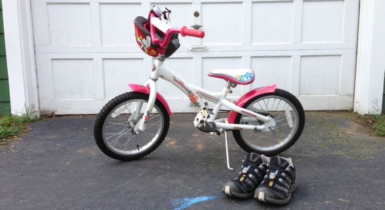 [title "R's bike and my shoes"]